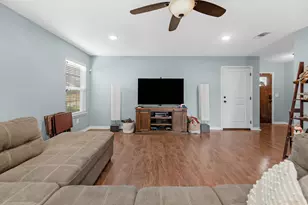 416 Eisenhower Dr, Crestview, FL 32539 - Photo 4