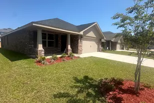183 Ridgeway Cir, Crestview, FL 32536 - Photo 2