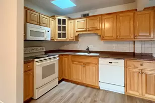 61 8th St, Shalimar, FL 32579 - Photo 12