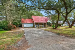 254 W Dominica Circle W, Niceville, FL 32578 - Photo 2