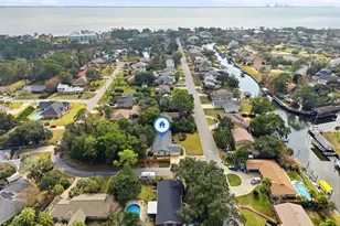 1012 Coronado Dr, Gulf Breeze, FL 32563 - Photo 2