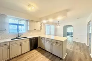 708 Caribbean Way, Niceville, FL 32578 - Photo 12