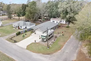 276 E Elm Ave E, Crestview, FL 32536 - Photo 34