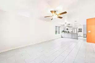 276 E Elm Ave E, Crestview, FL 32536 - Photo 8