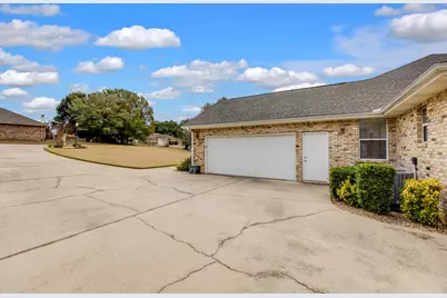 5882 Saratoga Drive, Crestview, FL 32536 - Photo 4