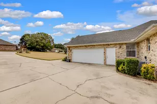 5882 Saratoga Dr, Crestview, FL 32536 - Photo 4