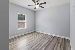 57 5th St, Shalimar, FL 32579 - Photo 12