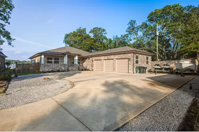 223 NW Girard Avenue NW, Fort Walton Beach, FL 32548 - Photo 2