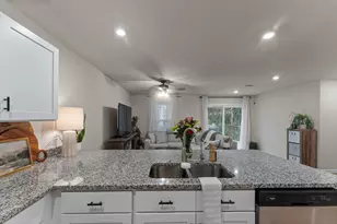 448 Riverwalk Cir, Freeport, FL 32439 - Photo 6