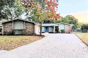 6 NE Stafford Circle NE, Fort Walton Beach, FL 32547 - Photo 2