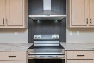 696 Passion Flower St, Defuniak Springs, FL 32433 - Photo 12