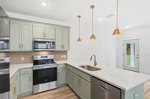 928 Grace Ave, Panama City, FL 32401 - Photo 6