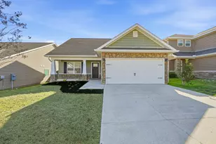499 Eisenhower Dr, Crestview, FL 32539 - Photo 2