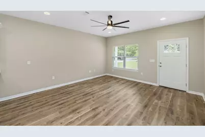 1359 E Chestnut Avenue E, Crestview, FL 32539 - Photo 10