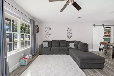 827 Blvd De L Orleans, Mary Esther, FL 32569 - Photo 4