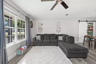 827 Boulevard De L'Orleans, Mary Esther, FL 32569 - Photo 4