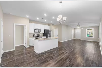 145 NE Fourth Avenue NE, Crestview, FL 32539 - Photo 8