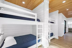 7944 Gulf Blvd, Navarre, FL 32566 - Photo 32