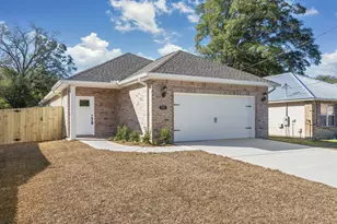 751 E Chestnut East Ave E, Crestview, FL 32536 - Photo 2