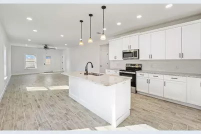 751 E Chestnut East Avenue E, Crestview, FL 32536 - Photo 8