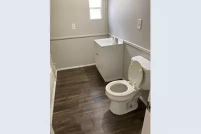 862 E A Chestnut Avenue E #UNIT B, Crestview, FL 32539 - Photo 4