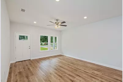 583 Brock Avenue, Crestview, FL 32539 - Photo 4