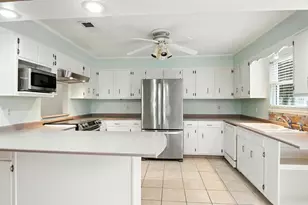 24 NW Cinderella Ln NW, Fort Walton Beach, FL 32547 - Photo 4