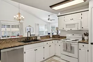 570 Rough Leaf Ln, Mary Esther, FL 32569 - Photo 14