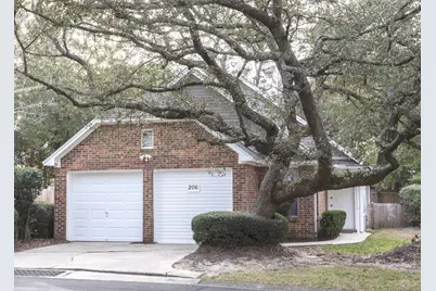 206 Parkwood Circle, Niceville, FL 32578 - Photo 2