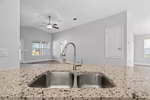 571 Riverwalk Cir, Freeport, FL 32439 - Photo 14