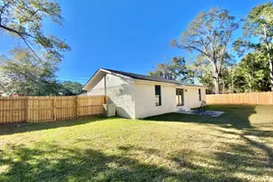 795 Bay St, Crestview, FL 32536 - Photo 30