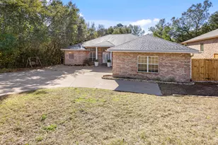 421 Marquette St, Valparaiso, FL 32580 - Photo 2