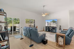 207 Pinque Coat Ct, Crestview, FL 32536 - Photo 10