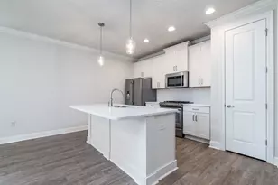 718 Woods Dr, Niceville, FL 32578 - Photo 10