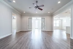 718 Woods Dr, Niceville, FL 32578 - Photo 4