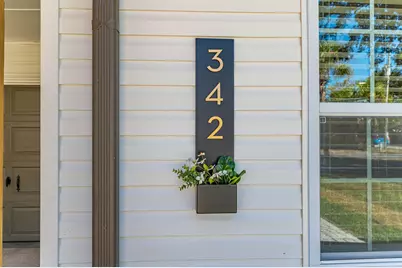 342 SE Hollywood Boulevard SE, Fort Walton Beach, FL 32548 - Photo 2