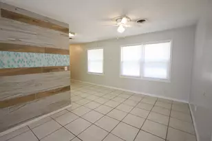 127 NW Loizos Dr NW, Fort Walton Beach, FL 32548 - Photo 4