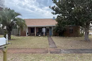 501 Rue Des Marseilles, Mary Esther, FL 32569 - Photo 1