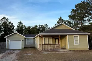 129 Daisy Ln, Defuniak Springs, FL 32433 - Photo 1