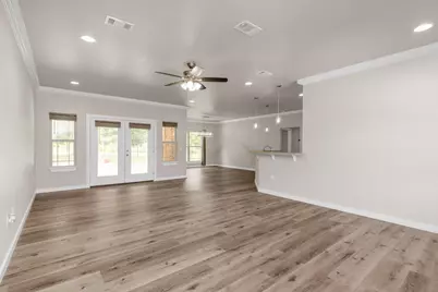 6437 Amanda Court, Crestview, FL 32536 - Photo 10