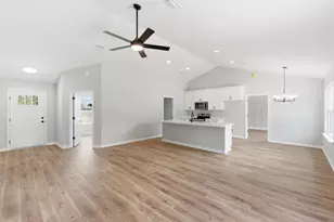 3201 Liz Ct, Crestview, FL 32539 - Photo 6