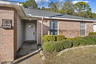 924 Emily Cir, Fort Walton Beach, FL 32547 - Photo 2