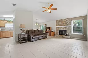 503 Hillview Cir, Crestview, FL 32536 - Photo 6