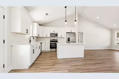 565 W Violet Lane W, Defuniak Springs, FL 32433 - Photo 4