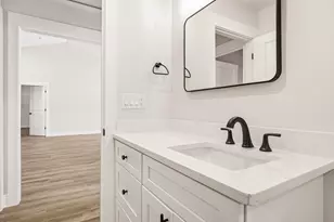 565 W Violet Ln W, Defuniak Springs, FL 32433 - Photo 24