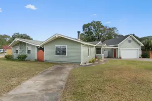 103 SW Cedar Ave SW, Fort Walton Beach, FL 32548 - Photo 1