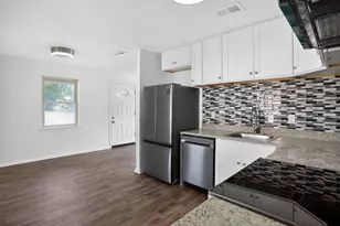 1101 W Jordan Street W, Pensacola, FL 32501 - Photo 12