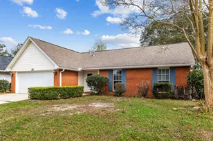 1569 Meadowbrook Ct, Niceville, FL 32578 - Photo 2