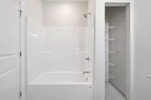 423 Marquette St, Valparaiso, FL 32580 - Photo 10