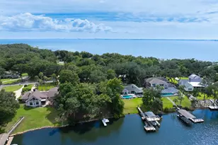 1013 Lake Dr, Niceville, FL 32578 - Photo 32